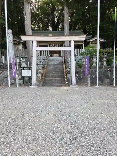 粥見神社の{uncategorized: "未分類", other: "その他", undefined: "問題あり", building: "その他建物", grave: "お墓", sacred_gate: "鳥居", guardian: "狛犬", statue: "像", buddha: "仏像", history: "歴史", nature: "自然", garden: "庭園", animal: "動物", pagoda: "塔", temizu: "手水舎", mountain_gate: "山門・神門", sanctuary: "本殿・本堂", subordinate: "末社・摂社", art: "芸術", scenery: "景色", jizo: "地蔵", ema: "絵馬", goshuin: "御朱印", omikuji: "おみくじ", items: "授与品その他", amulet: "お守り", goshuincho: "御朱印帳", eats: "食事", festival: "お祭り", votive_dance: "神楽", shichigosan: "七五三参", wedding: "結婚式", experience: "体験その他", initially: "初詣", around: "周辺", anti_infection: "感染症対策"}