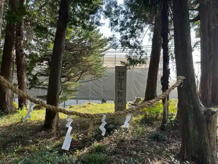 圡生神社の{uncategorized: "未分類", other: "その他", undefined: "問題あり", building: "その他建物", grave: "お墓", sacred_gate: "鳥居", guardian: "狛犬", statue: "像", buddha: "仏像", history: "歴史", nature: "自然", garden: "庭園", animal: "動物", pagoda: "塔", temizu: "手水舎", mountain_gate: "山門・神門", sanctuary: "本殿・本堂", subordinate: "末社・摂社", art: "芸術", scenery: "景色", jizo: "地蔵", ema: "絵馬", goshuin: "御朱印", omikuji: "おみくじ", items: "授与品その他", amulet: "お守り", goshuincho: "御朱印帳", eats: "食事", festival: "お祭り", votive_dance: "神楽", shichigosan: "七五三参", wedding: "結婚式", experience: "体験その他", initially: "初詣", around: "周辺", anti_infection: "感染症対策"}