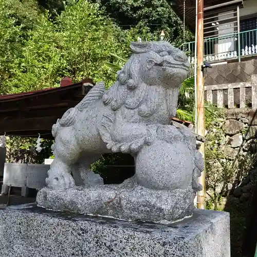 加津佐温泉神社の狛犬