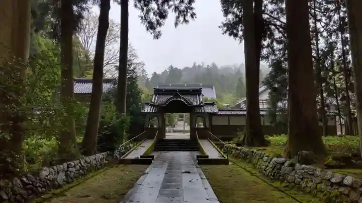 立山寺の山門・神門