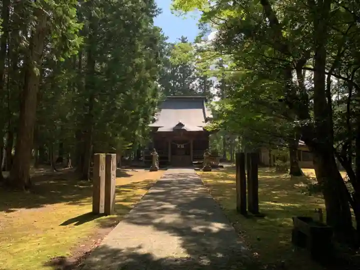 龜山神社の本殿・本堂