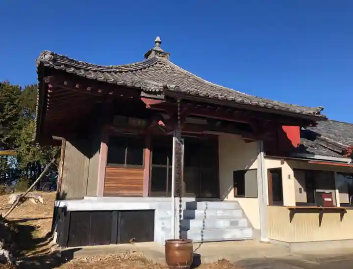 高平山遍照寺の本殿・本堂