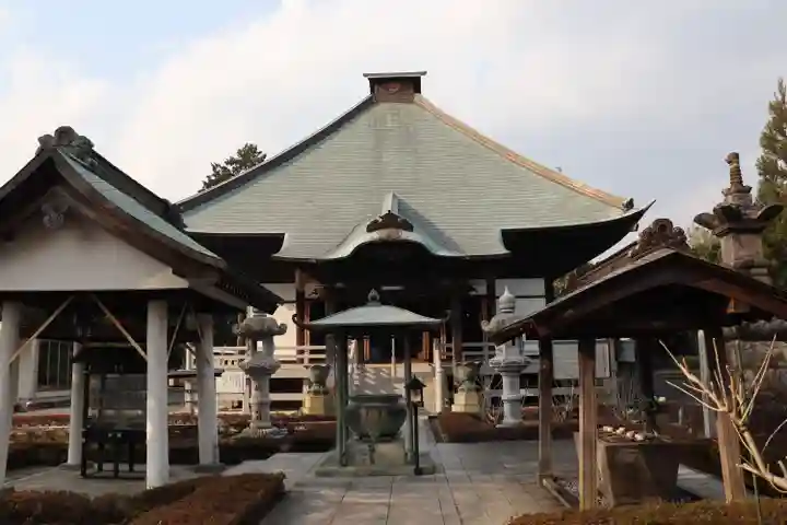 星谷寺の本殿・本堂