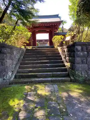 泉谷寺の山門・神門