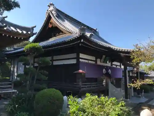 曼荼羅寺の本殿