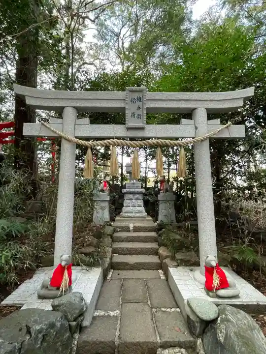 白笹稲荷神社の{uncategorized: "未分類", other: "その他", undefined: "問題あり", building: "その他建物", grave: "お墓", sacred_gate: "鳥居", guardian: "狛犬", statue: "像", buddha: "仏像", history: "歴史", nature: "自然", garden: "庭園", animal: "動物", pagoda: "塔", temizu: "手水舎", mountain_gate: "山門・神門", sanctuary: "本殿・本堂", subordinate: "末社・摂社", art: "芸術", scenery: "景色", jizo: "地蔵", ema: "絵馬", goshuin: "御朱印", omikuji: "おみくじ", items: "授与品その他", amulet: "お守り", goshuincho: "御朱印帳", eats: "食事", festival: "お祭り", votive_dance: "神楽", shichigosan: "七五三参", wedding: "結婚式", experience: "体験その他", initially: "初詣", around: "周辺", anti_infection: "感染症対策"}