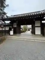 大覚寺の{uncategorized: "未分類", other: "その他", undefined: "問題あり", building: "その他建物", grave: "お墓", sacred_gate: "鳥居", guardian: "狛犬", statue: "像", buddha: "仏像", history: "歴史", nature: "自然", garden: "庭園", animal: "動物", pagoda: "塔", temizu: "手水舎", mountain_gate: "山門・神門", sanctuary: "本殿・本堂", subordinate: "末社・摂社", art: "芸術", scenery: "景色", jizo: "地蔵", ema: "絵馬", goshuin: "御朱印", omikuji: "おみくじ", items: "授与品その他", amulet: "お守り", goshuincho: "御朱印帳", eats: "食事", festival: "お祭り", votive_dance: "神楽", shichigosan: "七五三参", wedding: "結婚式", experience: "体験その他", initially: "初詣", around: "周辺", anti_infection: "感染症対策"}