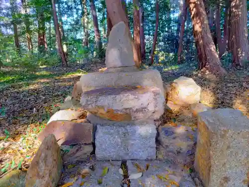 神明社（羽黒堂ヶ洞）の末社・摂社