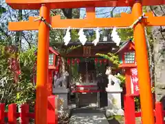 新田神社の末社