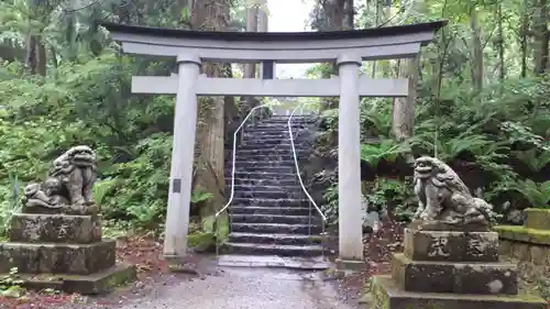 十和田神社の鳥居