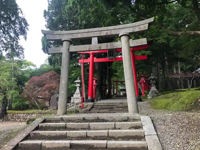 志和稲荷神社の鳥居