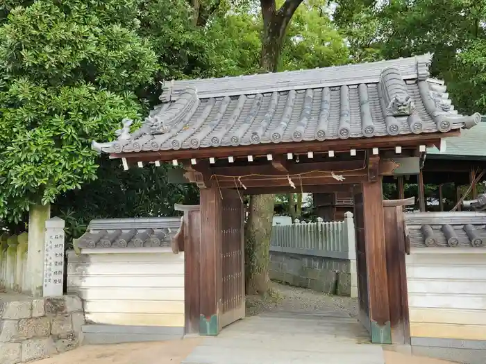 魚吹八幡神社の建物その他