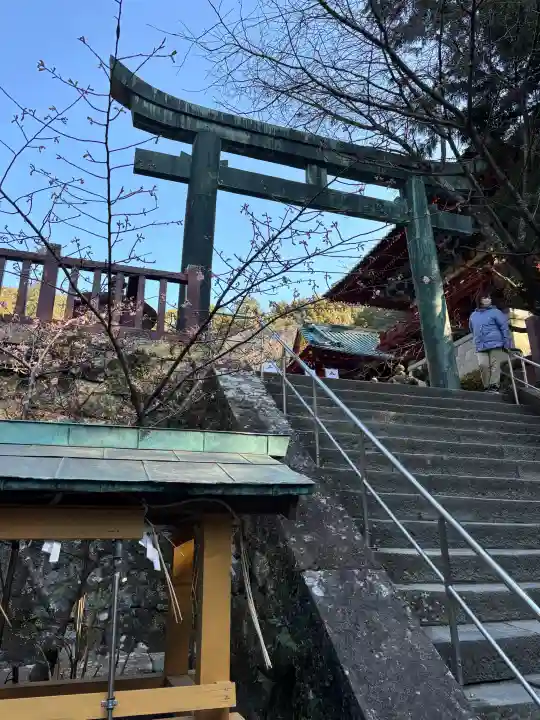 久能山東照宮の{uncategorized: "未分類", other: "その他", undefined: "問題あり", building: "その他建物", grave: "お墓", sacred_gate: "鳥居", guardian: "狛犬", statue: "像", buddha: "仏像", history: "歴史", nature: "自然", garden: "庭園", animal: "動物", pagoda: "塔", temizu: "手水舎", mountain_gate: "山門・神門", sanctuary: "本殿・本堂", subordinate: "末社・摂社", art: "芸術", scenery: "景色", jizo: "地蔵", ema: "絵馬", goshuin: "御朱印", omikuji: "おみくじ", items: "授与品その他", amulet: "お守り", goshuincho: "御朱印帳", eats: "食事", festival: "お祭り", votive_dance: "神楽", shichigosan: "七五三参", wedding: "結婚式", experience: "体験その他", initially: "初詣", around: "周辺", anti_infection: "感染症対策"}