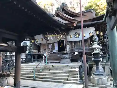 宝山寺の本殿・本堂