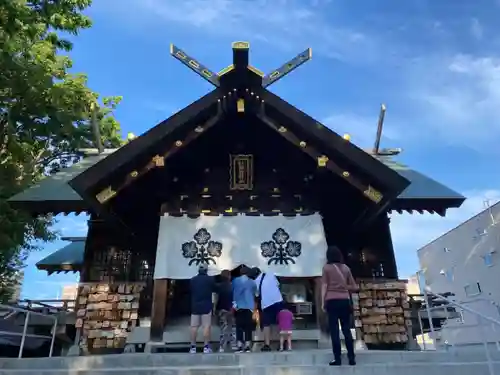 札幌諏訪神社の本殿・本堂