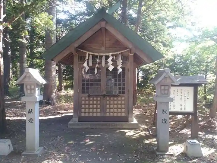 信濃神社の末社・摂社