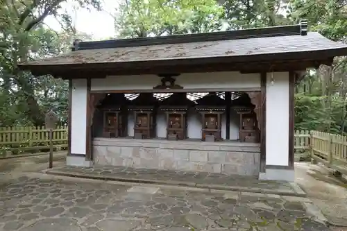 往馬坐伊古麻都比古神社の末社・摂社