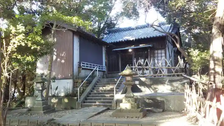 諏訪神社の本殿・本堂