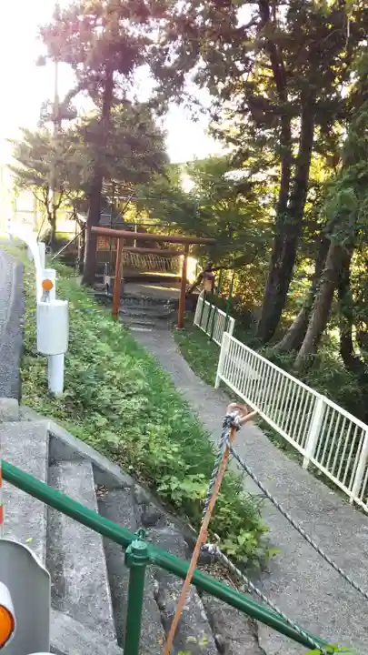 牛岩権現のその他建物