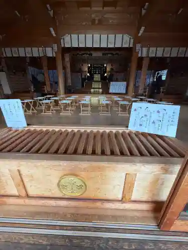 諏訪神社の{uncategorized: "未分類", other: "その他", undefined: "問題あり", building: "その他建物", grave: "お墓", sacred_gate: "鳥居", guardian: "狛犬", statue: "像", buddha: "仏像", history: "歴史", nature: "自然", garden: "庭園", animal: "動物", pagoda: "塔", temizu: "手水舎", mountain_gate: "山門・神門", sanctuary: "本殿・本堂", subordinate: "末社・摂社", art: "芸術", scenery: "景色", jizo: "地蔵", ema: "絵馬", goshuin: "御朱印", omikuji: "おみくじ", items: "授与品その他", amulet: "お守り", goshuincho: "御朱印帳", eats: "食事", festival: "お祭り", votive_dance: "神楽", shichigosan: "七五三参", wedding: "結婚式", experience: "体験その他", initially: "初詣", around: "周辺", anti_infection: "感染症対策"}