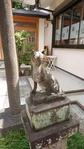 天明稲荷神社の狛犬