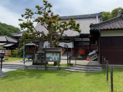 大光普照寺の本殿