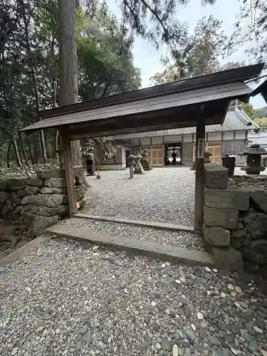 産田神社の{uncategorized: "未分類", other: "その他", undefined: "問題あり", building: "その他建物", grave: "お墓", sacred_gate: "鳥居", guardian: "狛犬", statue: "像", buddha: "仏像", history: "歴史", nature: "自然", garden: "庭園", animal: "動物", pagoda: "塔", temizu: "手水舎", mountain_gate: "山門・神門", sanctuary: "本殿・本堂", subordinate: "末社・摂社", art: "芸術", scenery: "景色", jizo: "地蔵", ema: "絵馬", goshuin: "御朱印", omikuji: "おみくじ", items: "授与品その他", amulet: "お守り", goshuincho: "御朱印帳", eats: "食事", festival: "お祭り", votive_dance: "神楽", shichigosan: "七五三参", wedding: "結婚式", experience: "体験その他", initially: "初詣", around: "周辺", anti_infection: "感染症対策"}