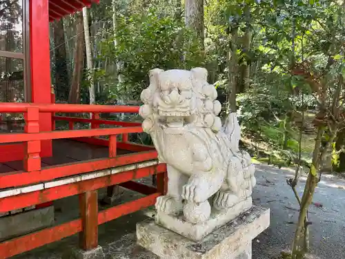 岩崎稲荷神社の狛犬