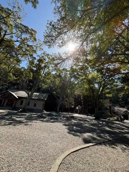 安房神社の{uncategorized: "未分類", other: "その他", undefined: "問題あり", building: "その他建物", grave: "お墓", sacred_gate: "鳥居", guardian: "狛犬", statue: "像", buddha: "仏像", history: "歴史", nature: "自然", garden: "庭園", animal: "動物", pagoda: "塔", temizu: "手水舎", mountain_gate: "山門・神門", sanctuary: "本殿・本堂", subordinate: "末社・摂社", art: "芸術", scenery: "景色", jizo: "地蔵", ema: "絵馬", goshuin: "御朱印", omikuji: "おみくじ", items: "授与品その他", amulet: "お守り", goshuincho: "御朱印帳", eats: "食事", festival: "お祭り", votive_dance: "神楽", shichigosan: "七五三参", wedding: "結婚式", experience: "体験その他", initially: "初詣", around: "周辺", anti_infection: "感染症対策"}