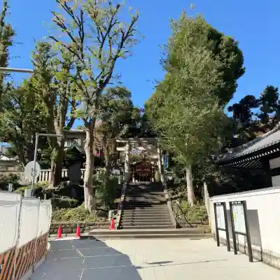 居木神社の{uncategorized: "未分類", other: "その他", undefined: "問題あり", building: "その他建物", grave: "お墓", sacred_gate: "鳥居", guardian: "狛犬", statue: "像", buddha: "仏像", history: "歴史", nature: "自然", garden: "庭園", animal: "動物", pagoda: "塔", temizu: "手水舎", mountain_gate: "山門・神門", sanctuary: "本殿・本堂", subordinate: "末社・摂社", art: "芸術", scenery: "景色", jizo: "地蔵", ema: "絵馬", goshuin: "御朱印", omikuji: "おみくじ", items: "授与品その他", amulet: "お守り", goshuincho: "御朱印帳", eats: "食事", festival: "お祭り", votive_dance: "神楽", shichigosan: "七五三参", wedding: "結婚式", experience: "体験その他", initially: "初詣", around: "周辺", anti_infection: "感染症対策"}