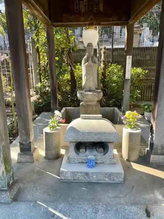 宗隆寺の{uncategorized: "未分類", other: "その他", undefined: "問題あり", building: "その他建物", grave: "お墓", sacred_gate: "鳥居", guardian: "狛犬", statue: "像", buddha: "仏像", history: "歴史", nature: "自然", garden: "庭園", animal: "動物", pagoda: "塔", temizu: "手水舎", mountain_gate: "山門・神門", sanctuary: "本殿・本堂", subordinate: "末社・摂社", art: "芸術", scenery: "景色", jizo: "地蔵", ema: "絵馬", goshuin: "御朱印", omikuji: "おみくじ", items: "授与品その他", amulet: "お守り", goshuincho: "御朱印帳", eats: "食事", festival: "お祭り", votive_dance: "神楽", shichigosan: "七五三参", wedding: "結婚式", experience: "体験その他", initially: "初詣", around: "周辺", anti_infection: "感染症対策"}