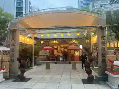 露天神社（お初天神）の{uncategorized: "未分類", other: "その他", undefined: "問題あり", building: "その他建物", grave: "お墓", sacred_gate: "鳥居", guardian: "狛犬", statue: "像", buddha: "仏像", history: "歴史", nature: "自然", garden: "庭園", animal: "動物", pagoda: "塔", temizu: "手水舎", mountain_gate: "山門・神門", sanctuary: "本殿・本堂", subordinate: "末社・摂社", art: "芸術", scenery: "景色", jizo: "地蔵", ema: "絵馬", goshuin: "御朱印", omikuji: "おみくじ", items: "授与品その他", amulet: "お守り", goshuincho: "御朱印帳", eats: "食事", festival: "お祭り", votive_dance: "神楽", shichigosan: "七五三参", wedding: "結婚式", experience: "体験その他", initially: "初詣", around: "周辺", anti_infection: "感染症対策"}