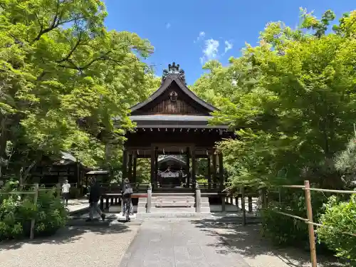 梨木神社の{uncategorized: "未分類", other: "その他", undefined: "問題あり", building: "その他建物", grave: "お墓", sacred_gate: "鳥居", guardian: "狛犬", statue: "像", buddha: "仏像", history: "歴史", nature: "自然", garden: "庭園", animal: "動物", pagoda: "塔", temizu: "手水舎", mountain_gate: "山門・神門", sanctuary: "本殿・本堂", subordinate: "末社・摂社", art: "芸術", scenery: "景色", jizo: "地蔵", ema: "絵馬", goshuin: "御朱印", omikuji: "おみくじ", items: "授与品その他", amulet: "お守り", goshuincho: "御朱印帳", eats: "食事", festival: "お祭り", votive_dance: "神楽", shichigosan: "七五三参", wedding: "結婚式", experience: "体験その他", initially: "初詣", around: "周辺", anti_infection: "感染症対策"}