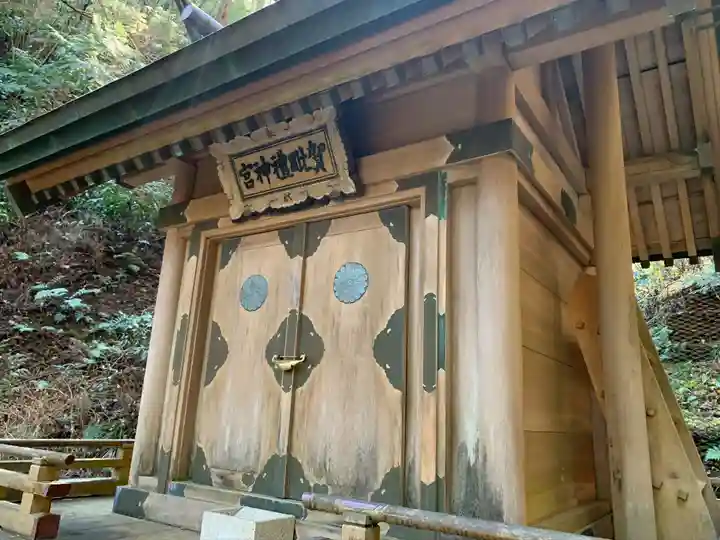 御岩神社の末社・摂社