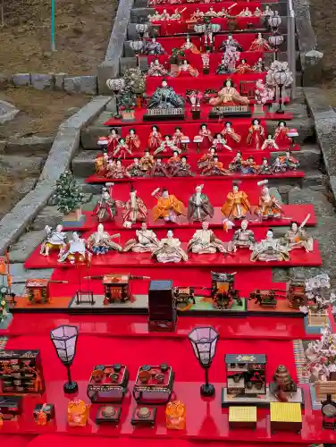 松澤神社の{uncategorized: "未分類", other: "その他", undefined: "問題あり", building: "その他建物", grave: "お墓", sacred_gate: "鳥居", guardian: "狛犬", statue: "像", buddha: "仏像", history: "歴史", nature: "自然", garden: "庭園", animal: "動物", pagoda: "塔", temizu: "手水舎", mountain_gate: "山門・神門", sanctuary: "本殿・本堂", subordinate: "末社・摂社", art: "芸術", scenery: "景色", jizo: "地蔵", ema: "絵馬", goshuin: "御朱印", omikuji: "おみくじ", items: "授与品その他", amulet: "お守り", goshuincho: "御朱印帳", eats: "食事", festival: "お祭り", votive_dance: "神楽", shichigosan: "七五三参", wedding: "結婚式", experience: "体験その他", initially: "初詣", around: "周辺", anti_infection: "感染症対策"}