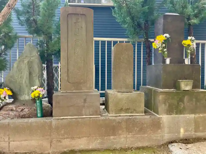 戒行寺の{uncategorized: "未分類", other: "その他", undefined: "問題あり", building: "その他建物", grave: "お墓", sacred_gate: "鳥居", guardian: "狛犬", statue: "像", buddha: "仏像", history: "歴史", nature: "自然", garden: "庭園", animal: "動物", pagoda: "塔", temizu: "手水舎", mountain_gate: "山門・神門", sanctuary: "本殿・本堂", subordinate: "末社・摂社", art: "芸術", scenery: "景色", jizo: "地蔵", ema: "絵馬", goshuin: "御朱印", omikuji: "おみくじ", items: "授与品その他", amulet: "お守り", goshuincho: "御朱印帳", eats: "食事", festival: "お祭り", votive_dance: "神楽", shichigosan: "七五三参", wedding: "結婚式", experience: "体験その他", initially: "初詣", around: "周辺", anti_infection: "感染症対策"}