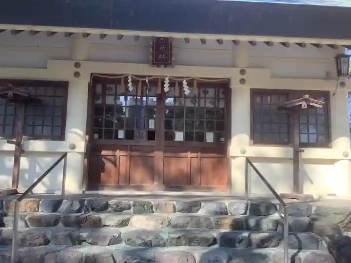 六所社(下飯田)の本殿・本堂