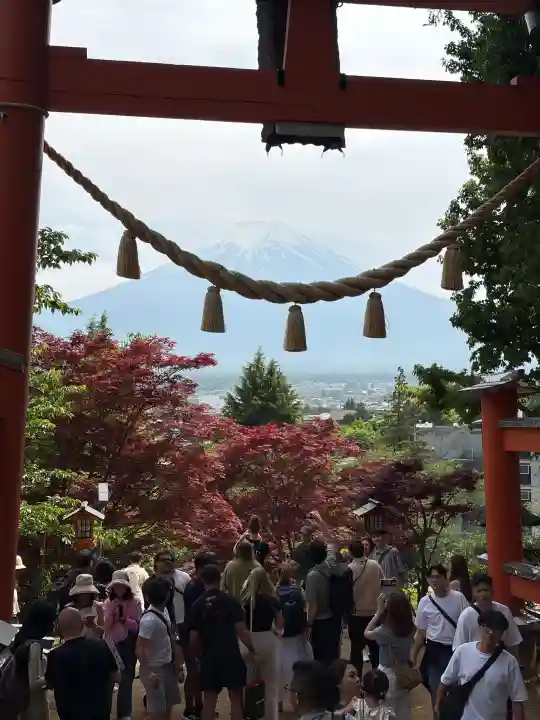 新倉富士浅間神社の{uncategorized: "未分類", other: "その他", undefined: "問題あり", building: "その他建物", grave: "お墓", sacred_gate: "鳥居", guardian: "狛犬", statue: "像", buddha: "仏像", history: "歴史", nature: "自然", garden: "庭園", animal: "動物", pagoda: "塔", temizu: "手水舎", mountain_gate: "山門・神門", sanctuary: "本殿・本堂", subordinate: "末社・摂社", art: "芸術", scenery: "景色", jizo: "地蔵", ema: "絵馬", goshuin: "御朱印", omikuji: "おみくじ", items: "授与品その他", amulet: "お守り", goshuincho: "御朱印帳", eats: "食事", festival: "お祭り", votive_dance: "神楽", shichigosan: "七五三参", wedding: "結婚式", experience: "体験その他", initially: "初詣", around: "周辺", anti_infection: "感染症対策"}