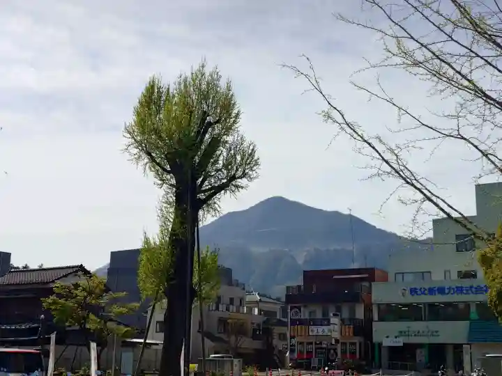 秩父神社大祭御旅所の{uncategorized: "未分類", other: "その他", undefined: "問題あり", building: "その他建物", grave: "お墓", sacred_gate: "鳥居", guardian: "狛犬", statue: "像", buddha: "仏像", history: "歴史", nature: "自然", garden: "庭園", animal: "動物", pagoda: "塔", temizu: "手水舎", mountain_gate: "山門・神門", sanctuary: "本殿・本堂", subordinate: "末社・摂社", art: "芸術", scenery: "景色", jizo: "地蔵", ema: "絵馬", goshuin: "御朱印", omikuji: "おみくじ", items: "授与品その他", amulet: "お守り", goshuincho: "御朱印帳", eats: "食事", festival: "お祭り", votive_dance: "神楽", shichigosan: "七五三参", wedding: "結婚式", experience: "体験その他", initially: "初詣", around: "周辺", anti_infection: "感染症対策"}