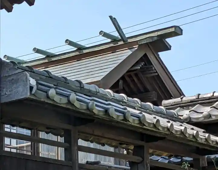 須佐之男社の{uncategorized: "未分類", other: "その他", undefined: "問題あり", building: "その他建物", grave: "お墓", sacred_gate: "鳥居", guardian: "狛犬", statue: "像", buddha: "仏像", history: "歴史", nature: "自然", garden: "庭園", animal: "動物", pagoda: "塔", temizu: "手水舎", mountain_gate: "山門・神門", sanctuary: "本殿・本堂", subordinate: "末社・摂社", art: "芸術", scenery: "景色", jizo: "地蔵", ema: "絵馬", goshuin: "御朱印", omikuji: "おみくじ", items: "授与品その他", amulet: "お守り", goshuincho: "御朱印帳", eats: "食事", festival: "お祭り", votive_dance: "神楽", shichigosan: "七五三参", wedding: "結婚式", experience: "体験その他", initially: "初詣", around: "周辺", anti_infection: "感染症対策"}