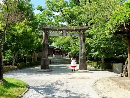 與止日女神社の鳥居