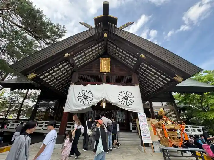 北見神社の{uncategorized: "未分類", other: "その他", undefined: "問題あり", building: "その他建物", grave: "お墓", sacred_gate: "鳥居", guardian: "狛犬", statue: "像", buddha: "仏像", history: "歴史", nature: "自然", garden: "庭園", animal: "動物", pagoda: "塔", temizu: "手水舎", mountain_gate: "山門・神門", sanctuary: "本殿・本堂", subordinate: "末社・摂社", art: "芸術", scenery: "景色", jizo: "地蔵", ema: "絵馬", goshuin: "御朱印", omikuji: "おみくじ", items: "授与品その他", amulet: "お守り", goshuincho: "御朱印帳", eats: "食事", festival: "お祭り", votive_dance: "神楽", shichigosan: "七五三参", wedding: "結婚式", experience: "体験その他", initially: "初詣", around: "周辺", anti_infection: "感染症対策"}