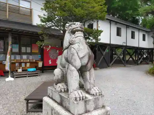 湯倉神社の狛犬