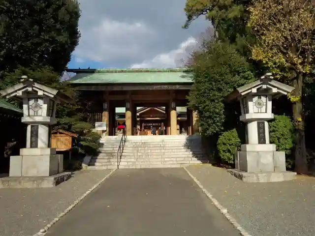 東郷神社の山門・神門