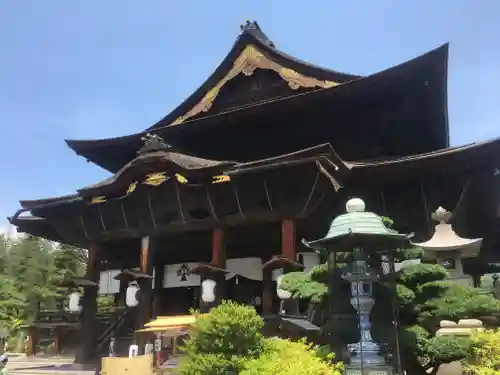 善光寺の本殿・本堂