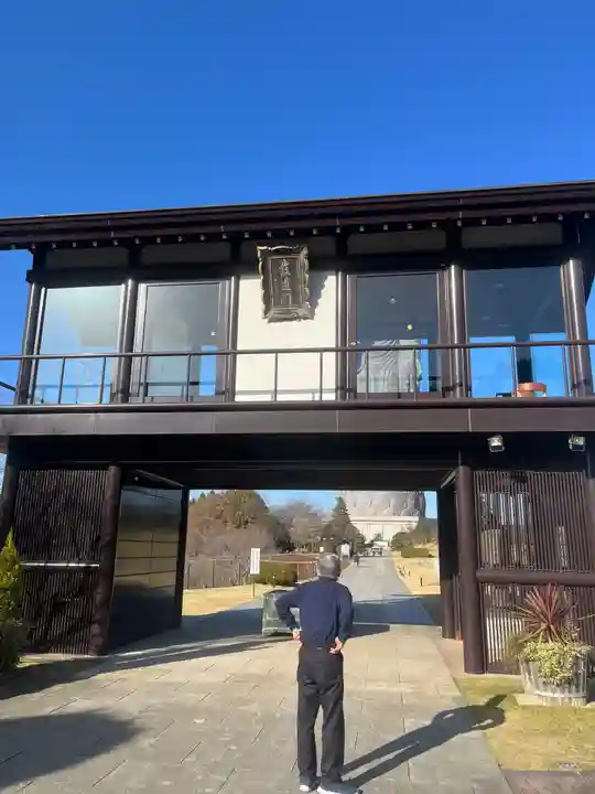 東本願寺本廟 牛久浄苑(牛久大仏)の山門・神門