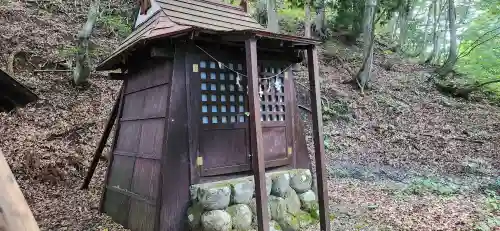 金山峠不動堂の本殿・本堂