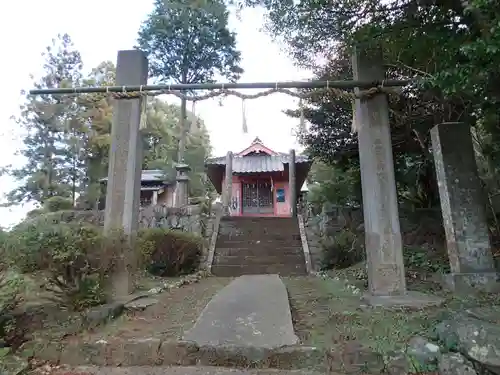 新城神社の鳥居