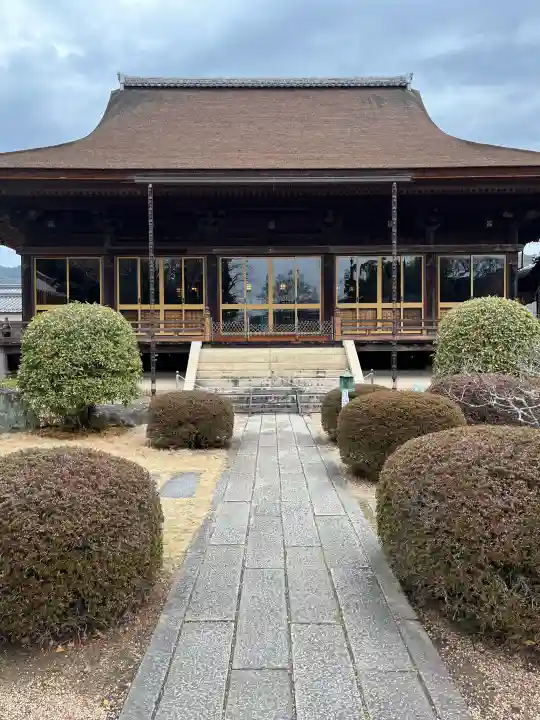 龍福寺の{uncategorized: "未分類", other: "その他", undefined: "問題あり", building: "その他建物", grave: "お墓", sacred_gate: "鳥居", guardian: "狛犬", statue: "像", buddha: "仏像", history: "歴史", nature: "自然", garden: "庭園", animal: "動物", pagoda: "塔", temizu: "手水舎", mountain_gate: "山門・神門", sanctuary: "本殿・本堂", subordinate: "末社・摂社", art: "芸術", scenery: "景色", jizo: "地蔵", ema: "絵馬", goshuin: "御朱印", omikuji: "おみくじ", items: "授与品その他", amulet: "お守り", goshuincho: "御朱印帳", eats: "食事", festival: "お祭り", votive_dance: "神楽", shichigosan: "七五三参", wedding: "結婚式", experience: "体験その他", initially: "初詣", around: "周辺", anti_infection: "感染症対策"}