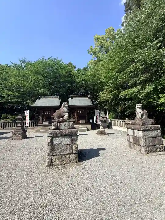白鷺神社の{uncategorized: "未分類", other: "その他", undefined: "問題あり", building: "その他建物", grave: "お墓", sacred_gate: "鳥居", guardian: "狛犬", statue: "像", buddha: "仏像", history: "歴史", nature: "自然", garden: "庭園", animal: "動物", pagoda: "塔", temizu: "手水舎", mountain_gate: "山門・神門", sanctuary: "本殿・本堂", subordinate: "末社・摂社", art: "芸術", scenery: "景色", jizo: "地蔵", ema: "絵馬", goshuin: "御朱印", omikuji: "おみくじ", items: "授与品その他", amulet: "お守り", goshuincho: "御朱印帳", eats: "食事", festival: "お祭り", votive_dance: "神楽", shichigosan: "七五三参", wedding: "結婚式", experience: "体験その他", initially: "初詣", around: "周辺", anti_infection: "感染症対策"}